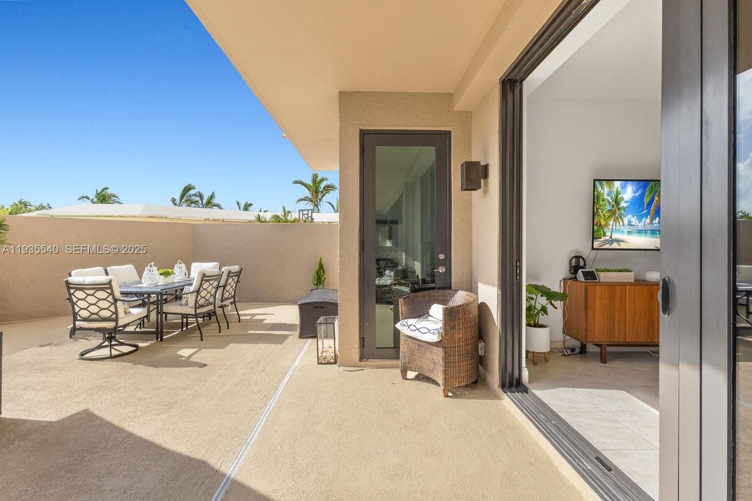 En Venta: $924,900 (1 camas, 1 baños, 1103 Pies cuadrados)