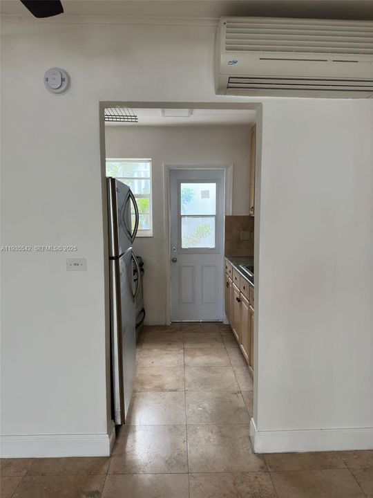 出租: $1,800 (0 贝兹, 1 浴室, 446 平方英尺)