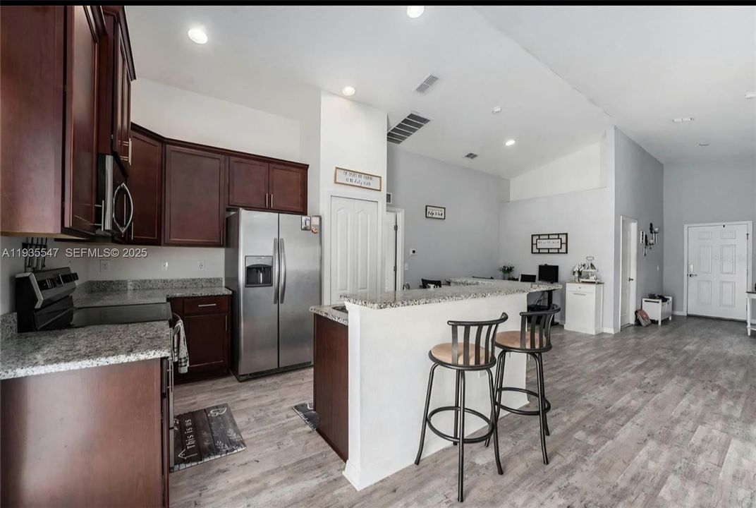 В аренду: $2,150 (3 спален, 2 ванн, 0 Квадратных фут)