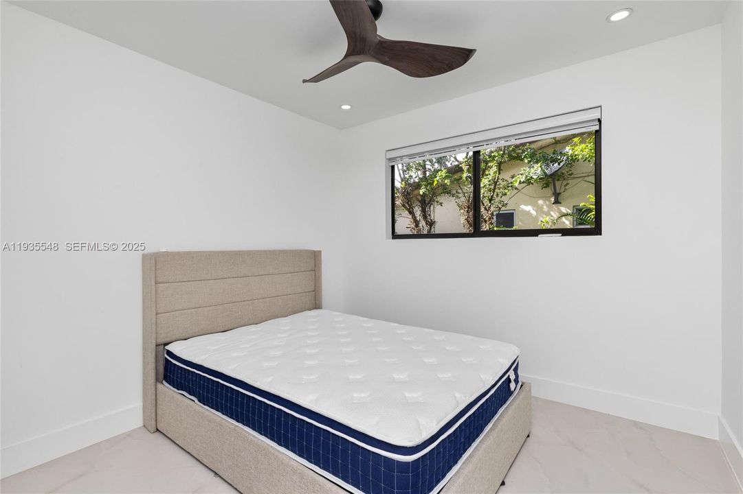 En Venta: $2,325,000 (4 camas, 3 baños, 2849 Pies cuadrados)