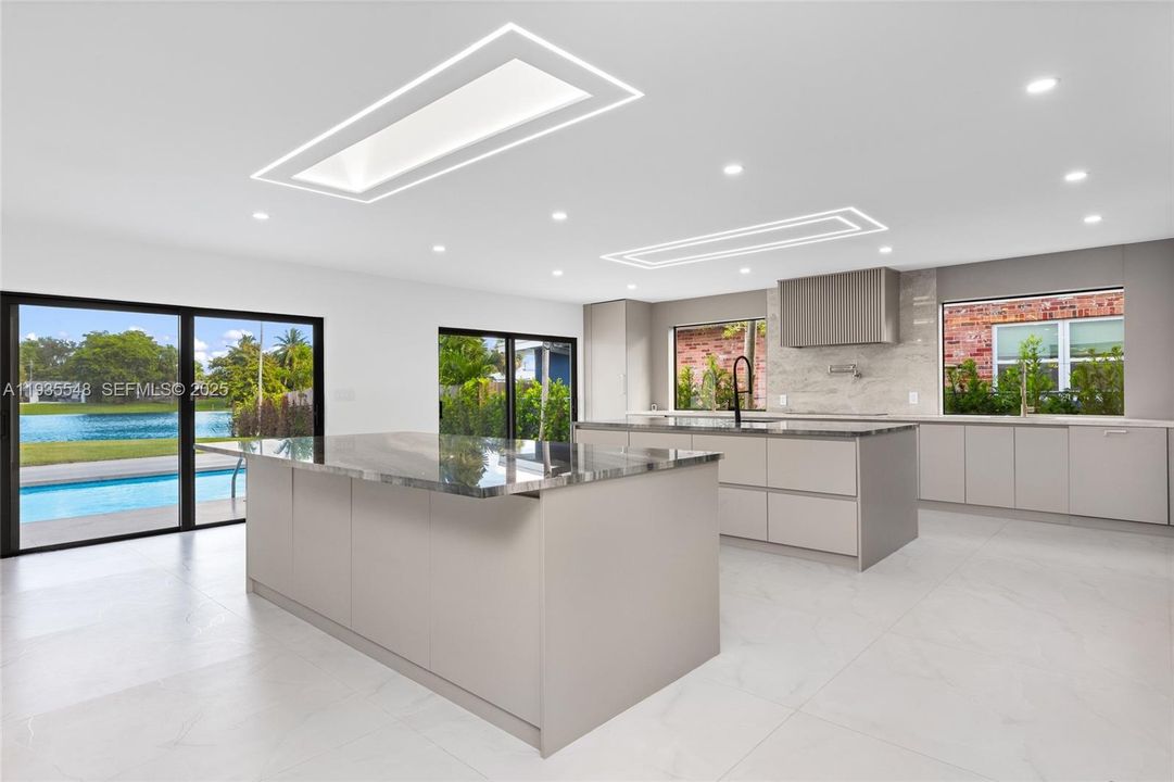 En Venta: $2,325,000 (4 camas, 3 baños, 2849 Pies cuadrados)