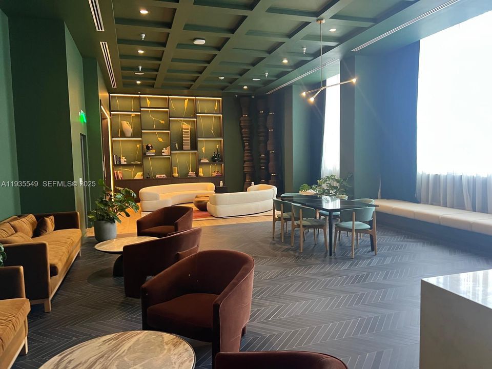 En Renta: $5,490 (2 camas, 2 baños, 925 Pies cuadrados)