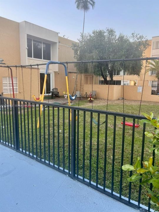 出租: $2,850 (3 贝兹, 2 浴室, 1660 平方英尺)