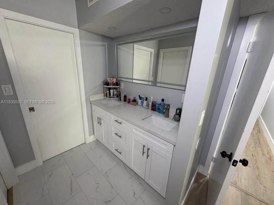 出租: $2,850 (3 贝兹, 2 浴室, 1660 平方英尺)