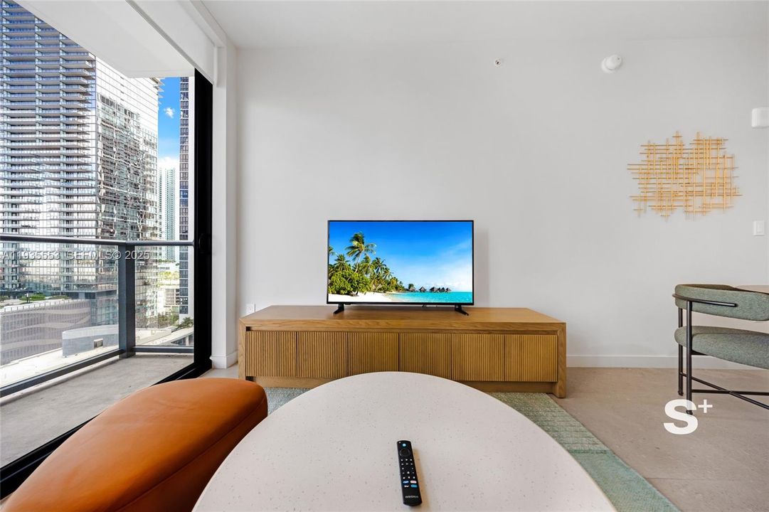 В аренду: $3,200 (1 спален, 1 ванн, 600 Квадратных фут)