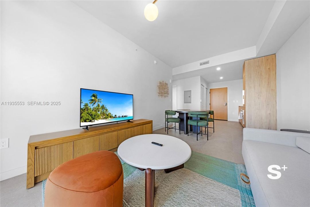 В аренду: $3,200 (1 спален, 1 ванн, 600 Квадратных фут)