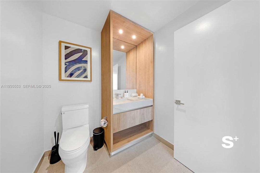 В аренду: $3,200 (1 спален, 1 ванн, 600 Квадратных фут)