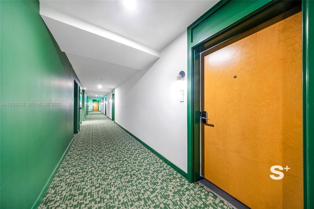 В аренду: $3,200 (1 спален, 1 ванн, 600 Квадратных фут)