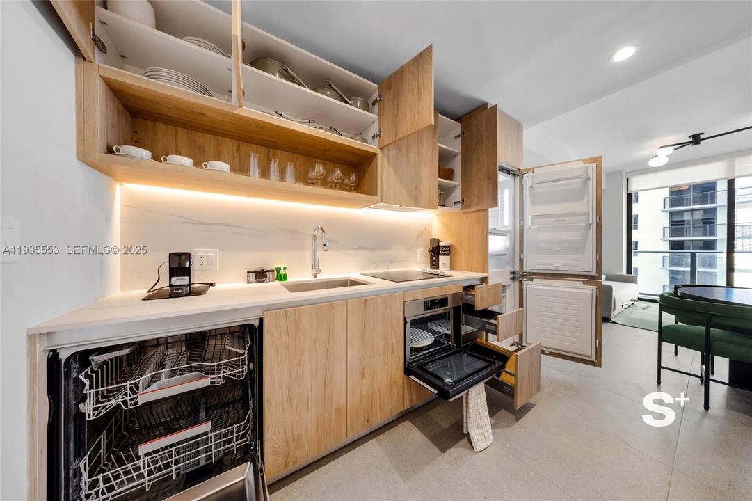 В аренду: $3,200 (1 спален, 1 ванн, 600 Квадратных фут)