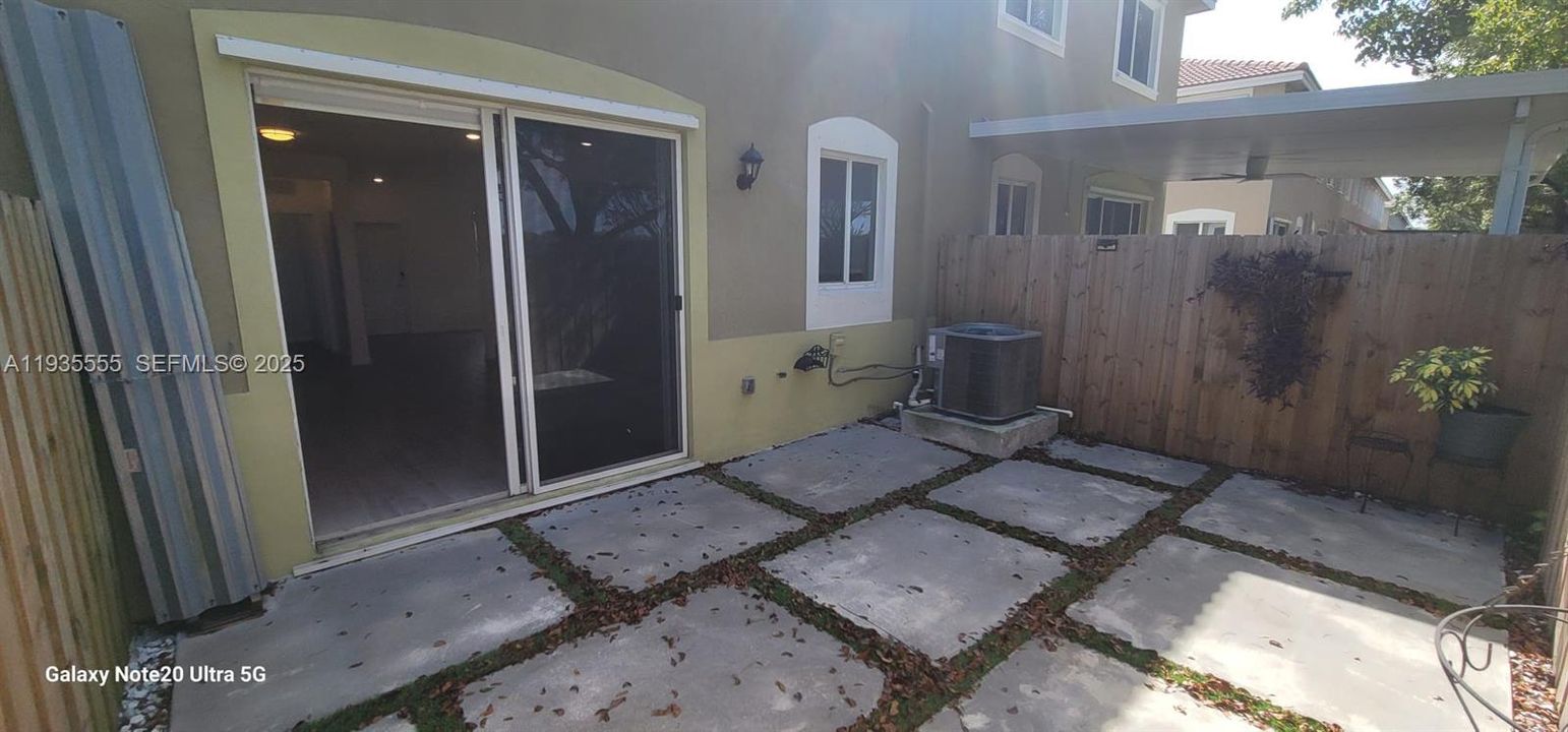 В аренду: $2,500 (3 спален, 2 ванн, 1302 Квадратных фут)