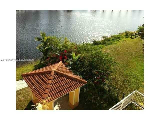 出租: $2,400 (3 贝兹, 2 浴室, 1123 平方英尺)