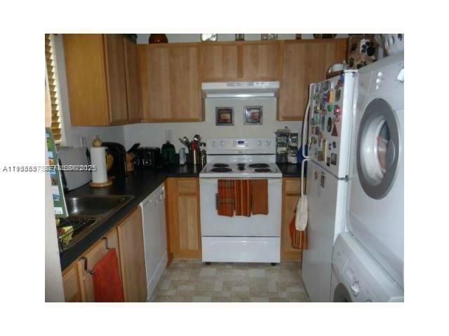 出租: $2,400 (3 贝兹, 2 浴室, 1123 平方英尺)