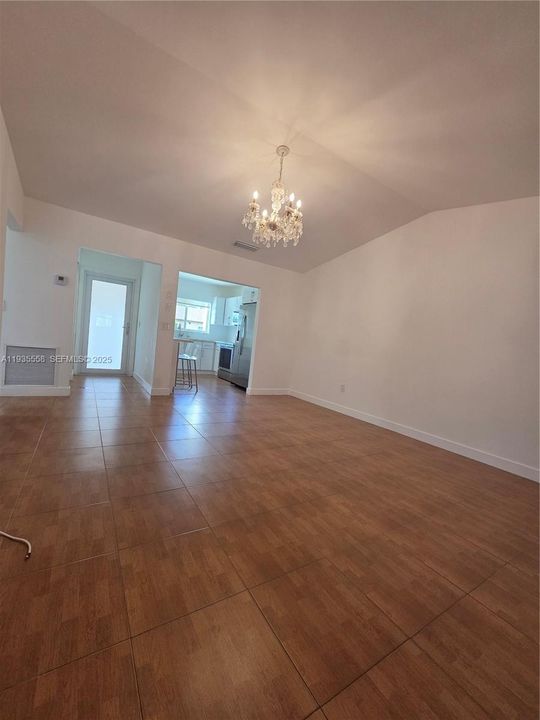 В аренду: $2,550 (3 спален, 2 ванн, 999 Квадратных фут)