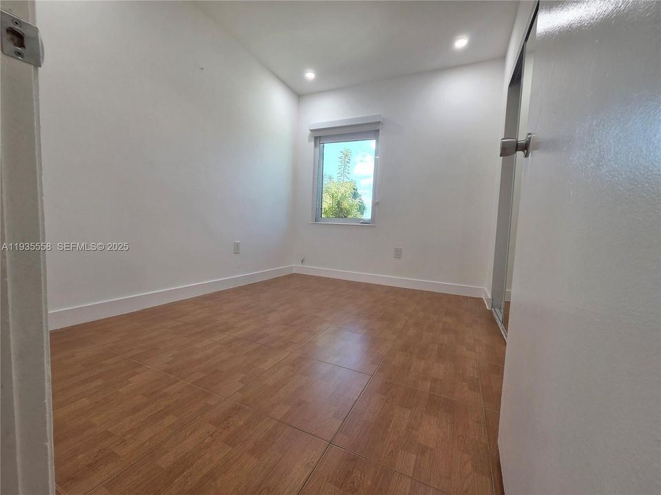 В аренду: $2,550 (3 спален, 2 ванн, 999 Квадратных фут)