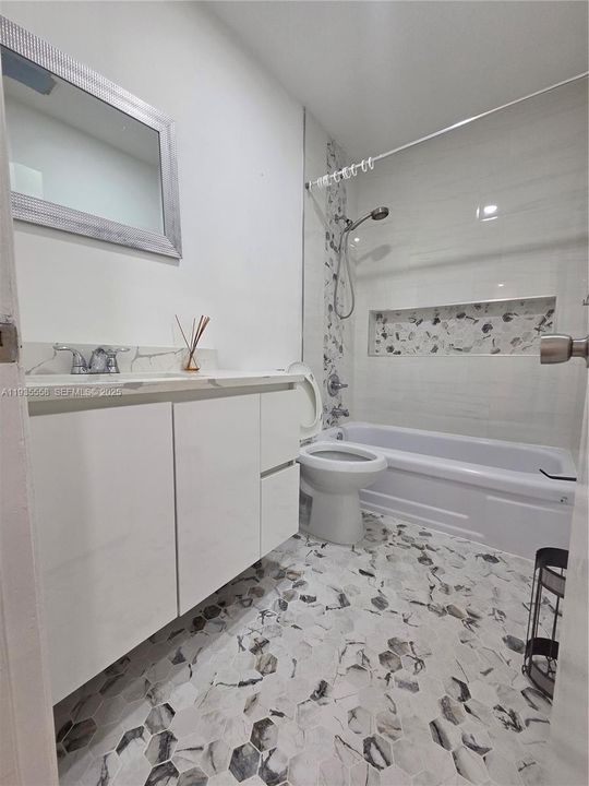 В аренду: $2,550 (3 спален, 2 ванн, 999 Квадратных фут)