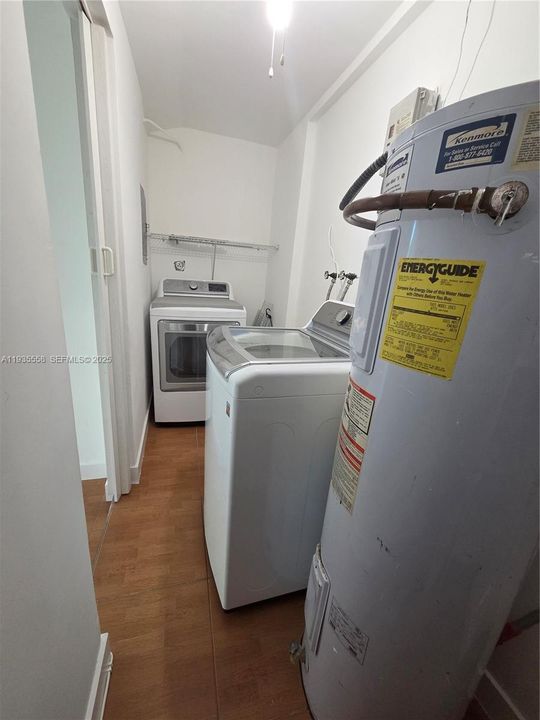 В аренду: $2,550 (3 спален, 2 ванн, 999 Квадратных фут)