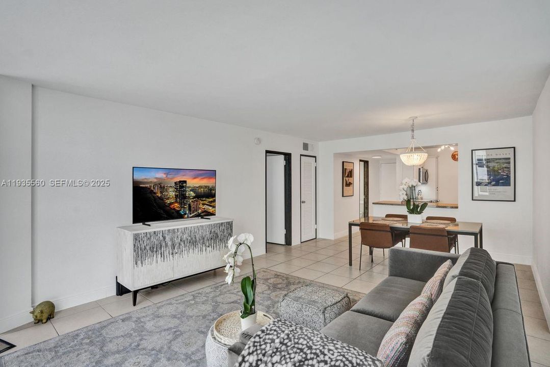 En Venta: $499,000 (1 camas, 1 baños, 940 Pies cuadrados)