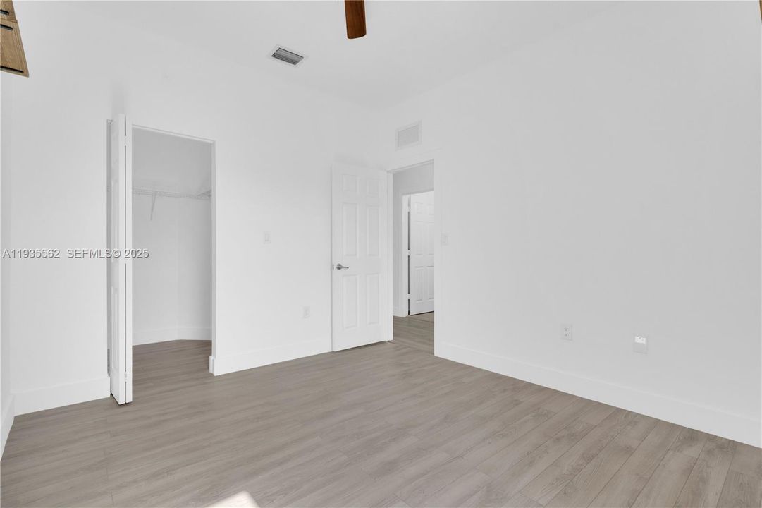 В аренду: $3,000 (3 спален, 2 ванн, 1741 Квадратных фут)