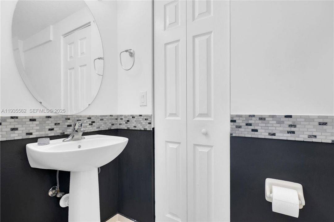 В аренду: $3,000 (3 спален, 2 ванн, 1741 Квадратных фут)