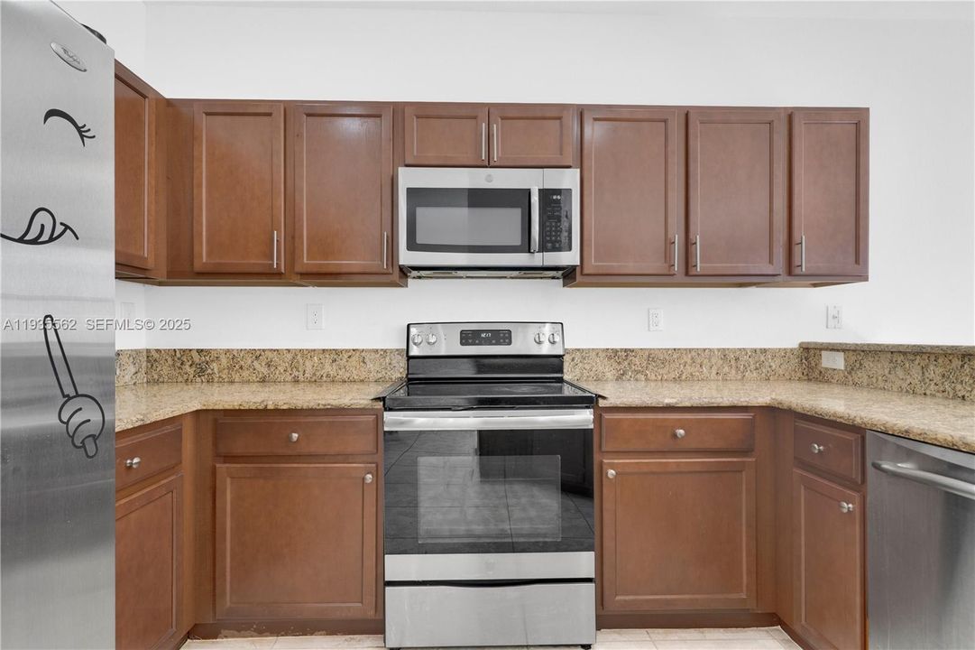 В аренду: $3,000 (3 спален, 2 ванн, 1741 Квадратных фут)