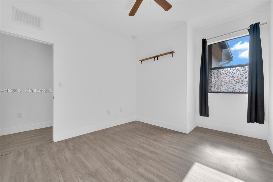 В аренду: $3,000 (3 спален, 2 ванн, 1741 Квадратных фут)