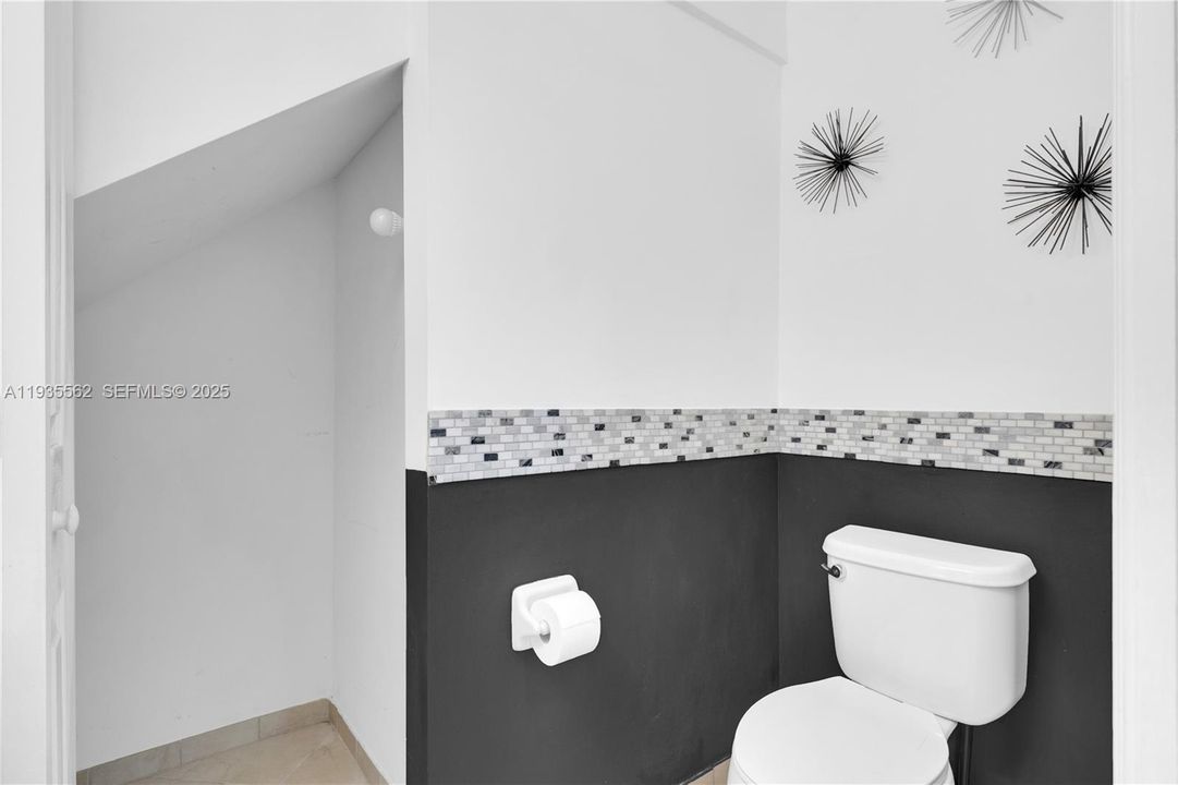 В аренду: $3,000 (3 спален, 2 ванн, 1741 Квадратных фут)