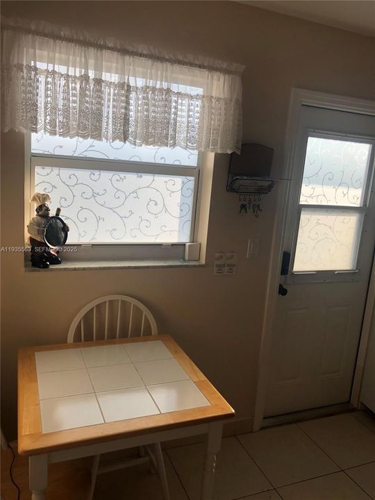 В аренду: $2,200 (2 спален, 2 ванн, 1092 Квадратных фут)