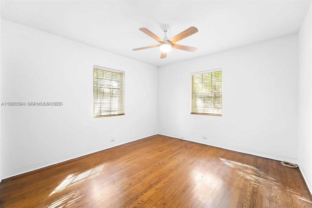 For Rent: $4,250 (2 beds, 1 baths, 1334 Square Feet)