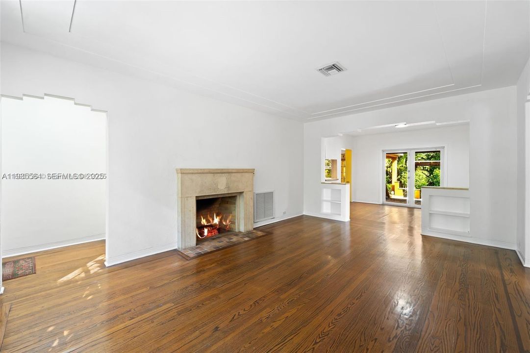 For Rent: $4,250 (2 beds, 1 baths, 1334 Square Feet)