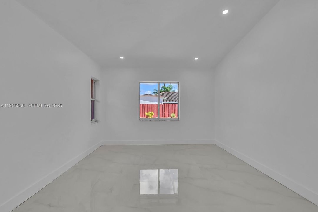 En Renta: $4,000 (4 camas, 2 baños, 1674 Pies cuadrados)