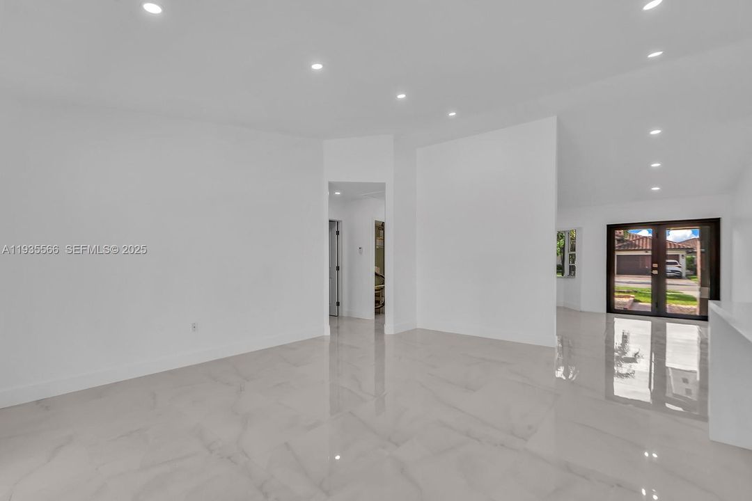 En Renta: $4,000 (4 camas, 2 baños, 1674 Pies cuadrados)