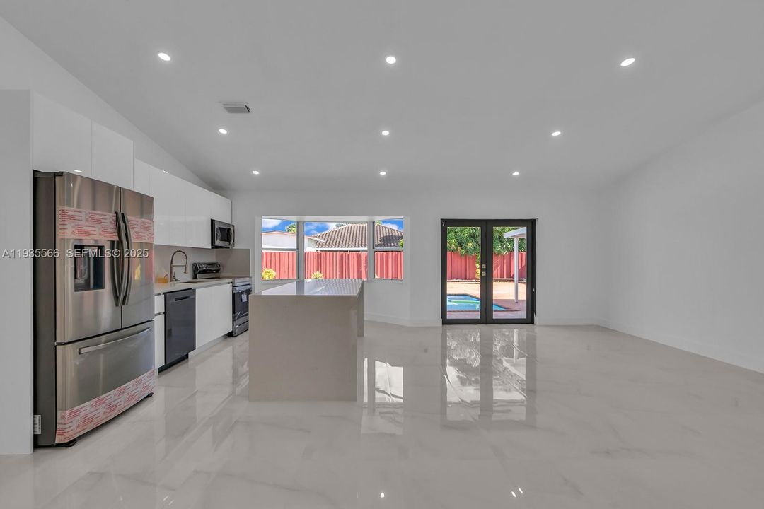 En Renta: $4,000 (4 camas, 2 baños, 1674 Pies cuadrados)