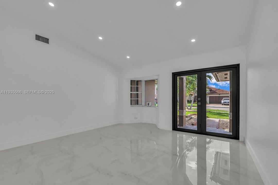 En Renta: $4,000 (4 camas, 2 baños, 1674 Pies cuadrados)