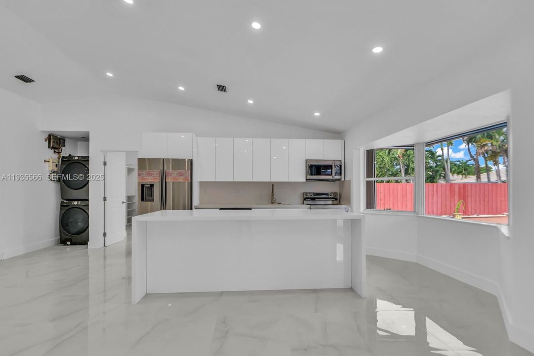 En Renta: $4,000 (4 camas, 2 baños, 1674 Pies cuadrados)