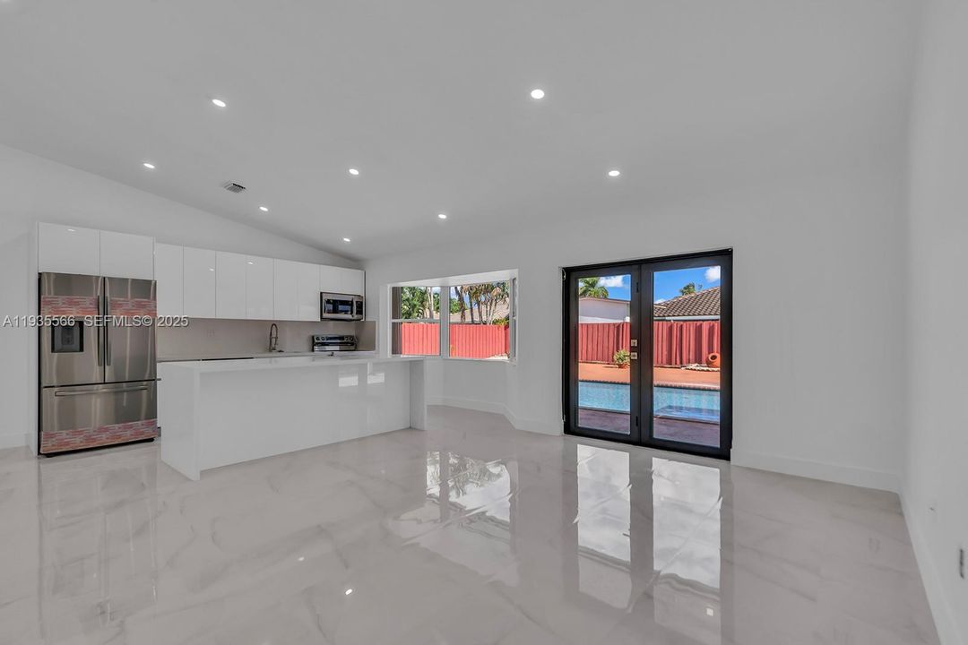 En Renta: $4,000 (4 camas, 2 baños, 1674 Pies cuadrados)