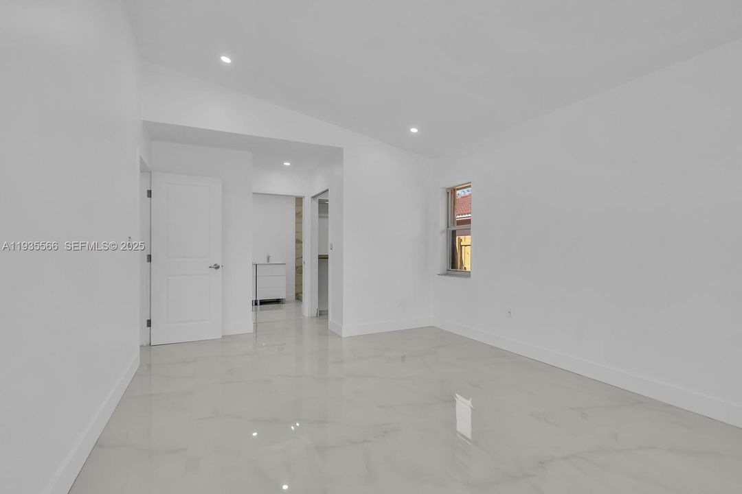 En Renta: $4,000 (4 camas, 2 baños, 1674 Pies cuadrados)