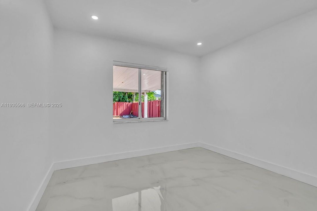 En Renta: $4,000 (4 camas, 2 baños, 1674 Pies cuadrados)