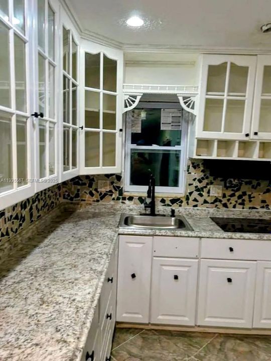 На продажу: $550,000 (3 спален, 2 ванн, 1151 Квадратных фут)