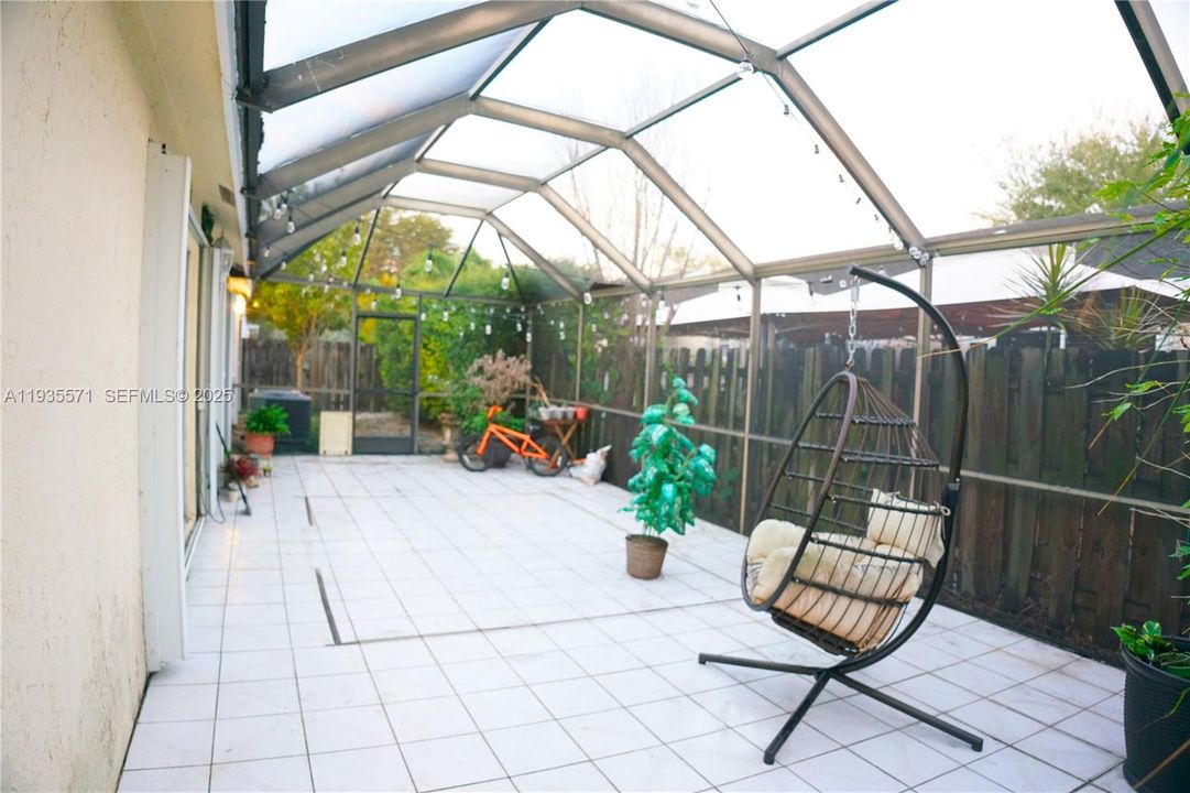 For Sale: $659,000 (3 beds, 2 baths, 1484 Square Feet)