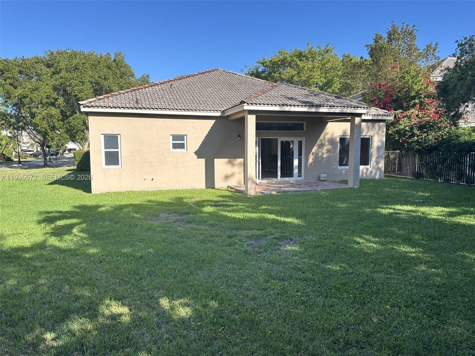 待售: $860,000 (4 贝兹, 3 浴室, 2116 平方英尺)