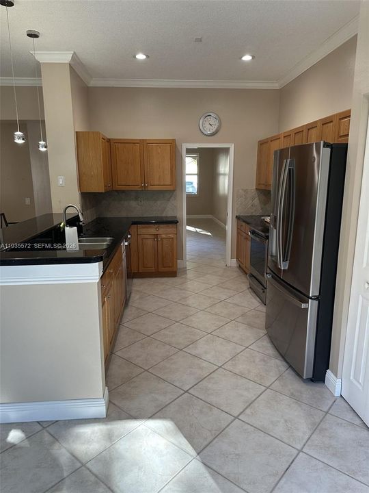 待售: $860,000 (4 贝兹, 3 浴室, 2116 平方英尺)