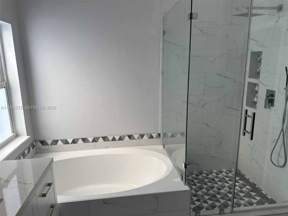 待售: $860,000 (4 贝兹, 3 浴室, 2116 平方英尺)