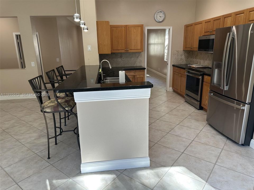 待售: $860,000 (4 贝兹, 3 浴室, 2116 平方英尺)