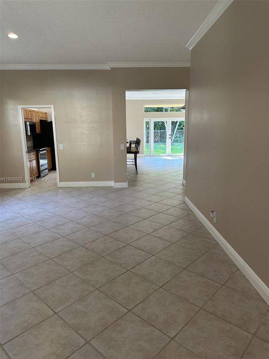 待售: $860,000 (4 贝兹, 3 浴室, 2116 平方英尺)