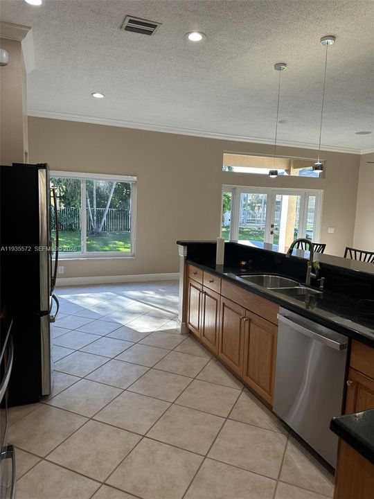 待售: $860,000 (4 贝兹, 3 浴室, 2116 平方英尺)