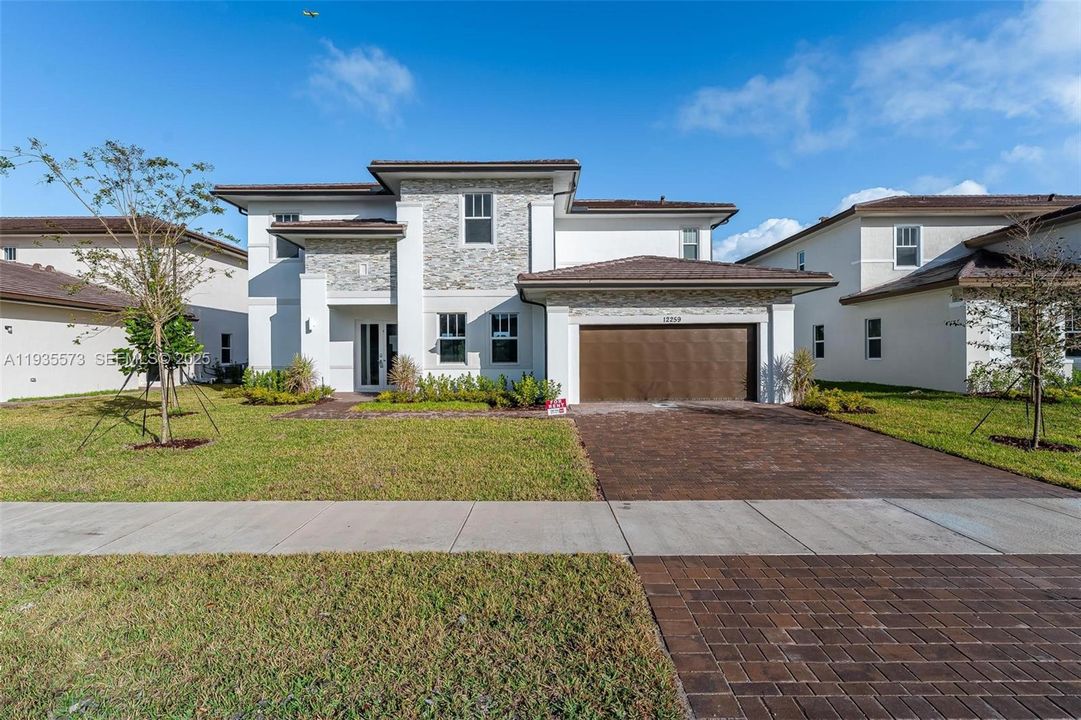 En Venta: $1,450,000 (4 camas, 3 baños, 2952 Pies cuadrados)