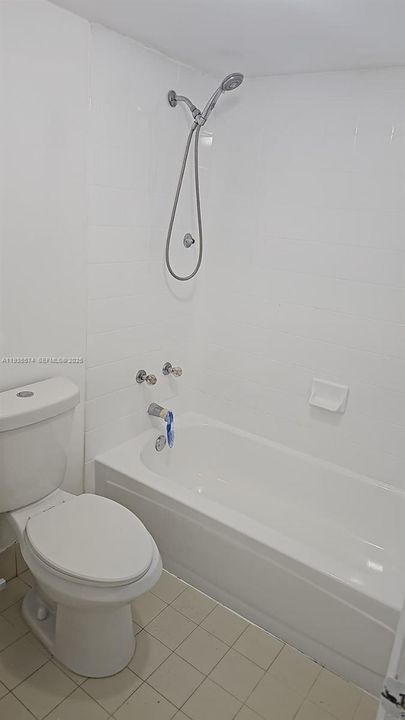 For Rent: $1,950 (2 beds, 2 baths, 1113 Square Feet)