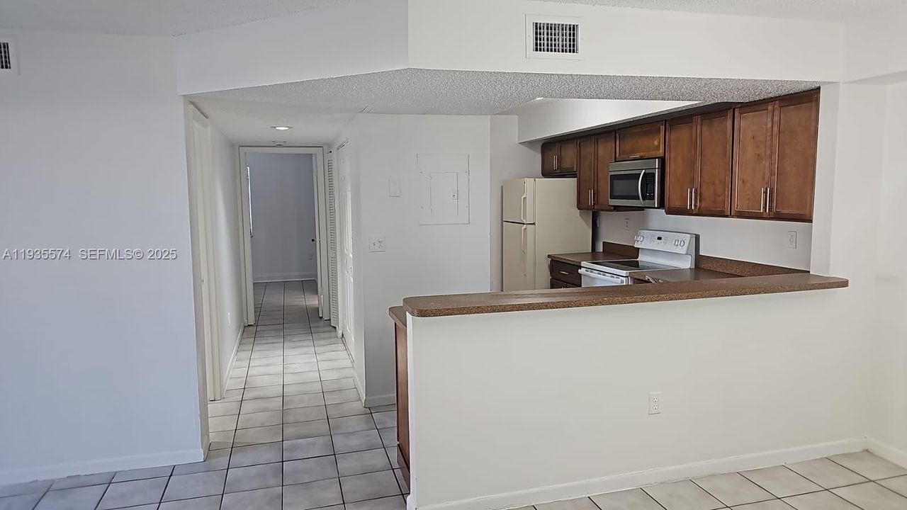 For Rent: $1,950 (2 beds, 2 baths, 1113 Square Feet)