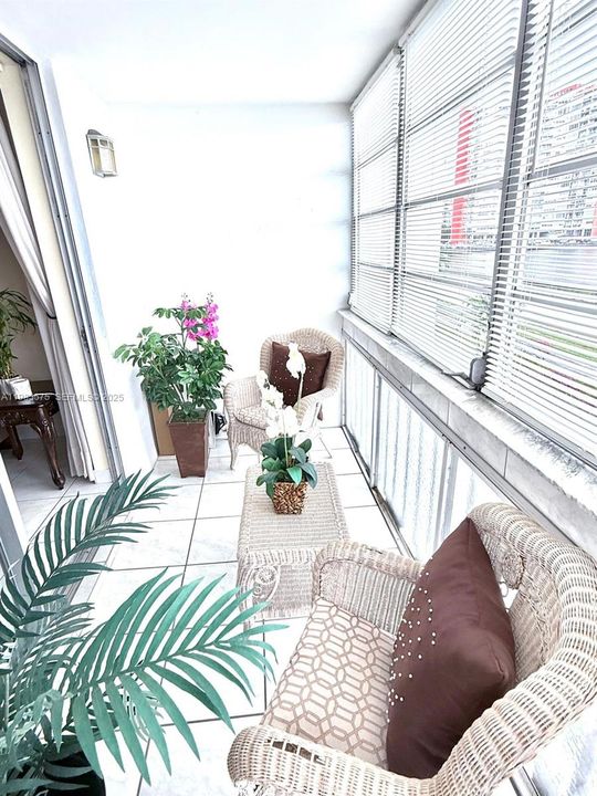 На продажу: $175,000 (1 спален, 1 ванн, 861 Квадратных фут)