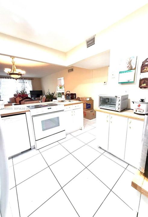 На продажу: $175,000 (1 спален, 1 ванн, 861 Квадратных фут)